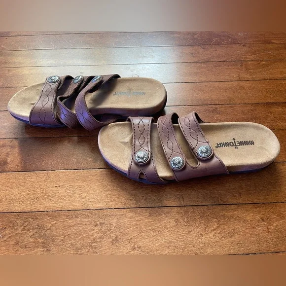 Minnetonka Women's Leather Brown Slip-on 3 Straps Sandal
Suede Footbed Sz 7 - Picture 3 of 6